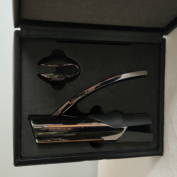 screwpull Other - Screwpull with Foil Cutter by Le Creuset for Wine Bottles with Corks